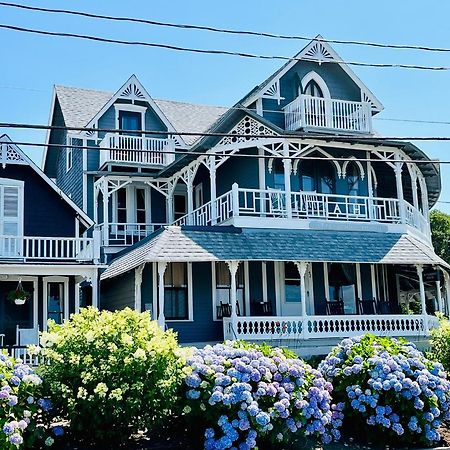 ホテル The Attleboro House オーク・ブラフス エクステリア 写真